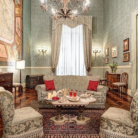 Arthouse Lady Marys Tribunali Luxury Suite Неаполь Экстерьер фото